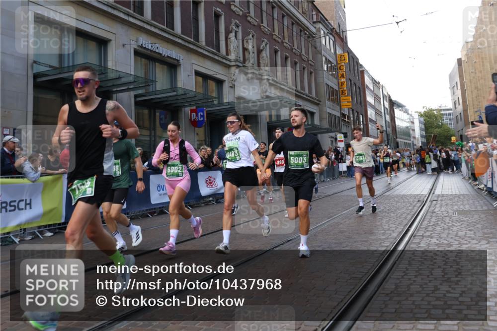 13.09.2026 - 21. swb-Marathon Bremen Strokosch-Dieckow http://msf.ph/oto/10437968 13.09.2026 13:14:59 Ziel 1664, 3357, 3743, 4111, 4382, 4646, 4663, 4992, 5003, 5149, 5385, 5417, 6011, 6351, 6521, 6526, 6773, 6902, 7291, 7346, 7432, 7497, 7515, 7717, 7730, 8086, 8254, 8255, 9253, 9338, 9363, 9483, 13137, 13139, 615, 616, 889, 1455, 1510, 1748, 2251, 2383, 2847, 2971, 2997, 3012, 3057, 3175, 3206, 3504, 3717, 4097, 4226, 4246, 4569, 4586, 4968, 5294, 5298, 5315, 5417, 5471, 5649, 5796, 5962, 6379, 6404, 6472, 6521, 6528, 6717, 7190, 8238, 9523, 9797, 13141 meine-sportfotos.de