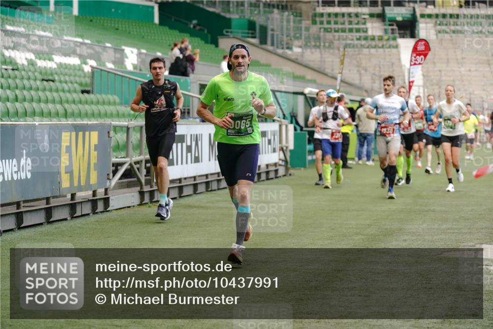 13.09.2026 - 21. swb-Marathon Bremen Michael Burmester http://msf.ph/oto/10437991 13.09.2026 12:40:28 Laufen im Stadion 126, 371, 453, 603, 640, 650, 671, 735, 744, 807, 862, 912, 957, 1136, 1336, 1379, 1381, 1508, 1540, 1571, 1614, 1758, 1795, 1797, 1800, 1852, 1860, 1901, 1930, 1950, 2049, 2099, 2986, 3744, 4381, 4936, 5912, 6201, 6630, 7118, 7671, 8065, 8467, 9065, 9329, 9630, 10034, 13080, 13224, 365, 466, 658, 850, 1090, 1288, 1385, 1485, 1583, 1754, 1993, 2073, 2585, 3617, 7244, 7768, 8075, 8729, 13033 meine-sportfotos.de