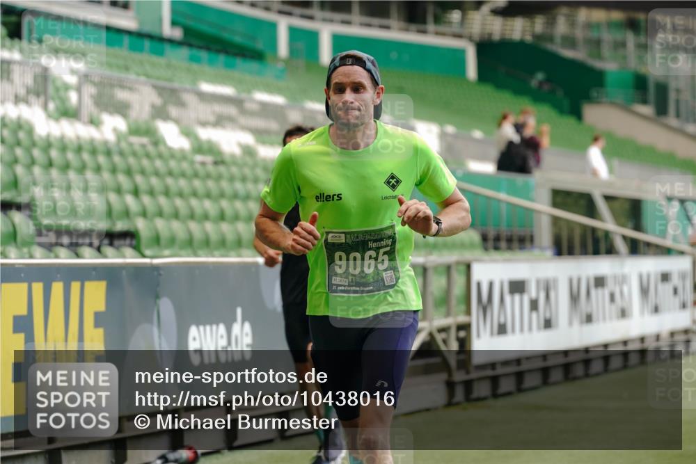 13.09.2026 - 21. swb-Marathon Bremen Michael Burmester http://msf.ph/oto/10438016 13.09.2026 12:40:29 Laufen im Stadion 126, 371, 453, 603, 640, 650, 671, 735, 744, 807, 862, 912, 957, 1136, 1336, 1379, 1381, 1508, 1540, 1571, 1614, 1758, 1795, 1797, 1800, 1852, 1860, 1901, 1930, 1950, 2049, 2099, 2986, 3744, 4381, 4936, 5912, 6201, 6630, 7118, 7671, 8065, 8467, 9065, 9329, 9630, 10034, 13080, 13224, 365, 466, 658, 850, 1090, 1288, 1385, 1485, 1583, 1754, 1993, 2073, 2585, 3617, 7244, 7768, 8075, 8729, 13033 meine-sportfotos.de