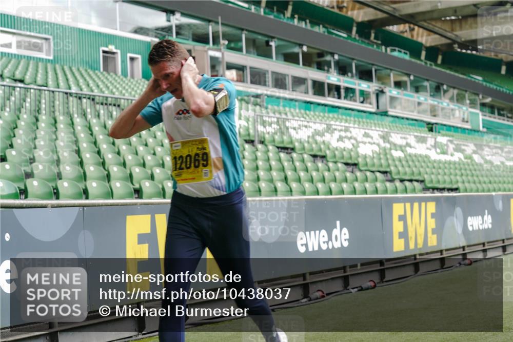 13.09.2026 - 21. swb-Marathon Bremen Michael Burmester http://msf.ph/oto/10438037 13.09.2026 10:26:51 Laufen im Stadion 10096, 10142, 10172, 10210, 10214, 10228, 10231, 10269, 10289, 10310, 10312, 10318, 10319, 10342, 10346, 10352, 10398, 10436, 10445, 10447, 10454, 10464, 10489, 10504, 10514, 10536, 10541, 10566, 10583, 10628, 10638, 10735, 10742, 10744, 10806, 10807, 10860, 10866, 10873, 10897, 10898, 10956, 10987, 10992, 11015, 11019, 11020, 11060, 11063, 11088, 11108, 11110, 11130, 11135, 11148, 11155, 11187, 11193, 11199, 11209, 11232, 11279, 11312, 11447 meine-sportfotos.de