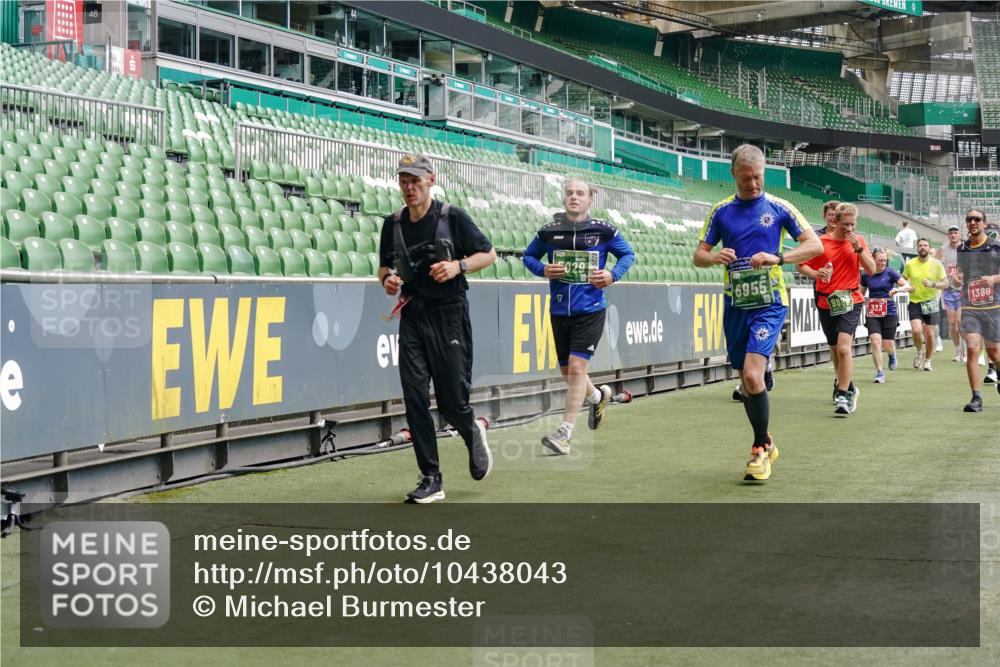 13.09.2026 - 21. swb-Marathon Bremen Michael Burmester http://msf.ph/oto/10438043 13.09.2026 13:06:09 Laufen im Stadion 109, 178, 217, 244, 287, 303, 310, 323, 372, 394, 430, 454, 536, 578, 613, 647, 784, 831, 891, 900, 1073, 1083, 1205, 1239, 1243, 1274, 1307, 1308, 1365, 1380, 1437, 1533, 1545, 1574, 1581, 1627, 1656, 1780, 1823, 1848, 1909, 1914, 1932, 1941, 2023, 2076, 2089, 2090, 2126, 2241, 2244, 2265, 2275, 2301, 2310, 2355, 2356, 2393, 2464, 2602, 2707, 2723, 2742, 2764, 2867, 2902, 2919, 2959, 2985, 3030, 3115, 3278, 3320, 3343, 3444, 3485 meine-sportfotos.de