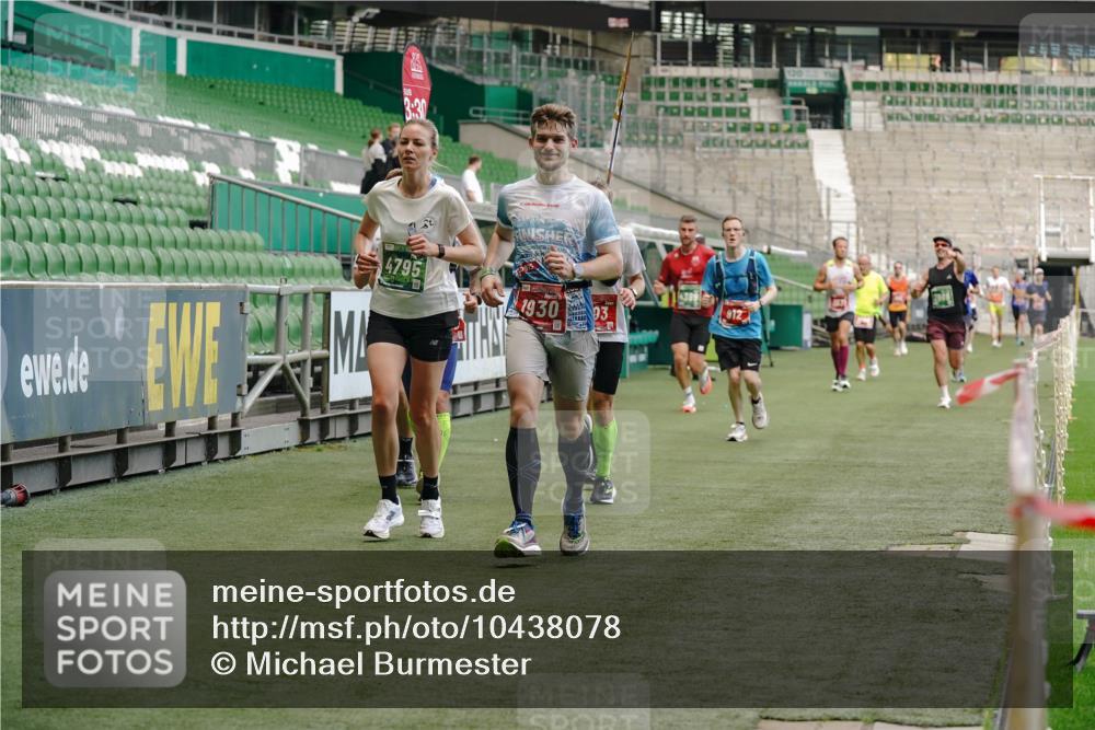 13.09.2026 - 21. swb-Marathon Bremen Michael Burmester http://msf.ph/oto/10438078 13.09.2026 12:40:32 Laufen im Stadion 126, 371, 453, 603, 640, 650, 671, 735, 744, 807, 862, 912, 957, 1136, 1336, 1379, 1381, 1508, 1540, 1571, 1614, 1758, 1795, 1797, 1800, 1852, 1860, 1901, 1930, 1950, 2049, 2099, 2986, 3744, 4381, 4936, 6201, 6630, 7118, 7671, 8065, 8467, 9065, 9329, 9630, 10034, 13080, 13224, 365, 466, 658, 850, 1090, 1288, 1385, 1485, 1583, 1754, 1993, 2073, 2585, 3617, 7244, 7768, 8075, 8729, 13033 meine-sportfotos.de