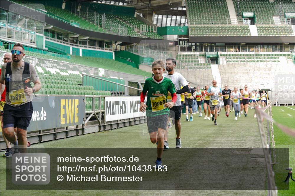 13.09.2026 - 21. swb-Marathon Bremen Michael Burmester http://msf.ph/oto/10438183 13.09.2026 10:26:54 Laufen im Stadion 10096, 10142, 10172, 10210, 10214, 10228, 10231, 10269, 10289, 10310, 10318, 10319, 10342, 10346, 10352, 10398, 10436, 10445, 10447, 10454, 10464, 10489, 10504, 10514, 10536, 10541, 10566, 10583, 10628, 10638, 10735, 10742, 10744, 10806, 10807, 10860, 10866, 10873, 10897, 10898, 10956, 10987, 10992, 11015, 11019, 11020, 11060, 11063, 11088, 11110, 11111, 11130, 11135, 11148, 11155, 11187, 11193, 11199, 11209, 11232, 11279, 11312, 11447 meine-sportfotos.de