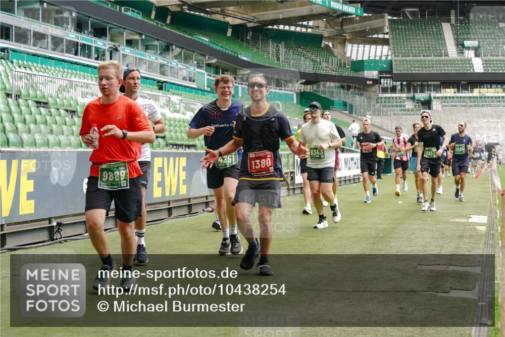 13.09.2026 - 21. swb-Marathon Bremen Michael Burmester http://msf.ph/oto/10438254 13.09.2026 13:06:12 Laufen im Stadion 109, 178, 217, 244, 287, 303, 310, 323, 372, 394, 430, 454, 536, 578, 613, 647, 784, 831, 891, 900, 1073, 1083, 1205, 1239, 1243, 1274, 1307, 1308, 1365, 1369, 1380, 1437, 1533, 1545, 1574, 1581, 1627, 1656, 1780, 1823, 1848, 1909, 1914, 1932, 1941, 2023, 2076, 2089, 2090, 2126, 2241, 2244, 2265, 2275, 2301, 2310, 2355, 2356, 2393, 2440, 2464, 2602, 2707, 2723, 2742, 2764, 2867, 2902, 2919, 2959, 2985, 3030, 3115, 3278, 3320, 3343, 3444, 3485 meine-sportfotos.de