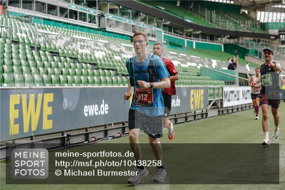 13.09.2026 - 21. swb-Marathon Bremen Michael Burmester http://msf.ph/oto/10438258 13.09.2026 12:40:39 Laufen im Stadion 126, 371, 453, 603, 640, 650, 671, 735, 744, 807, 862, 912, 957, 1136, 1336, 1379, 1381, 1508, 1540, 1571, 1614, 1797, 1800, 1852, 1860, 1901, 1930, 1950, 2049, 2099, 2986, 3744, 4381, 4399, 4795, 4936, 6201, 6630, 7118, 7671, 8065, 9065, 9329, 9630, 10034, 13080, 13224, 365, 466, 658, 850, 895, 1090, 1288, 1385, 1485, 1583, 1604, 1754, 2073, 2585, 2670, 3617, 7244, 7768, 8075, 8729 meine-sportfotos.de