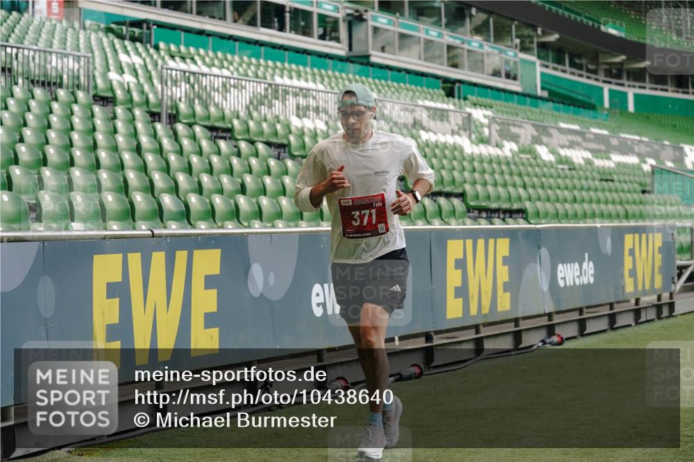 13.09.2026 - 21. swb-Marathon Bremen Michael Burmester http://msf.ph/oto/10438640 13.09.2026 12:40:55 Laufen im Stadion 126, 371, 453, 603, 640, 650, 671, 735, 744, 862, 912, 957, 1136, 1336, 1379, 1381, 1411, 1508, 1540, 1571, 1614, 1797, 1822, 1852, 1860, 1901, 1930, 1950, 2986, 3624, 3744, 4381, 4399, 4795, 4936, 6198, 6201, 6264, 6630, 7118, 7671, 8065, 9065, 9329, 9630, 10034, 13080, 13224, 346, 365, 466, 658, 895, 1090, 1118, 1288, 1385, 1485, 1583, 1604, 1754, 2073, 2141, 2352, 2585, 2670, 3617, 7244, 7768, 8729 meine-sportfotos.de