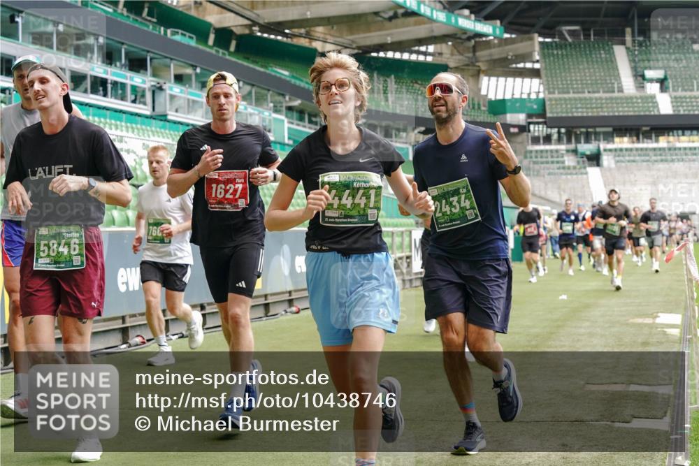 13.09.2026 - 21. swb-Marathon Bremen Michael Burmester http://msf.ph/oto/10438746 13.09.2026 13:06:17 Laufen im Stadion 109, 217, 244, 287, 303, 310, 323, 372, 394, 430, 454, 536, 578, 613, 647, 716, 784, 831, 891, 900, 922, 1073, 1083, 1205, 1243, 1274, 1307, 1308, 1365, 1369, 1380, 1437, 1533, 1545, 1574, 1581, 1627, 1656, 1780, 1823, 1848, 1871, 1909, 1914, 1932, 1941, 2023, 2076, 2089, 2090, 2126, 2241, 2244, 2265, 2275, 2301, 2310, 2355, 2356, 2393, 2440, 2464, 2602, 2699, 2707, 2721, 2723, 2742, 2764, 2818, 2902, 2959, 2985, 3030, 3115, 3278, 3320, 3343, 3444, 3485 meine-sportfotos.de