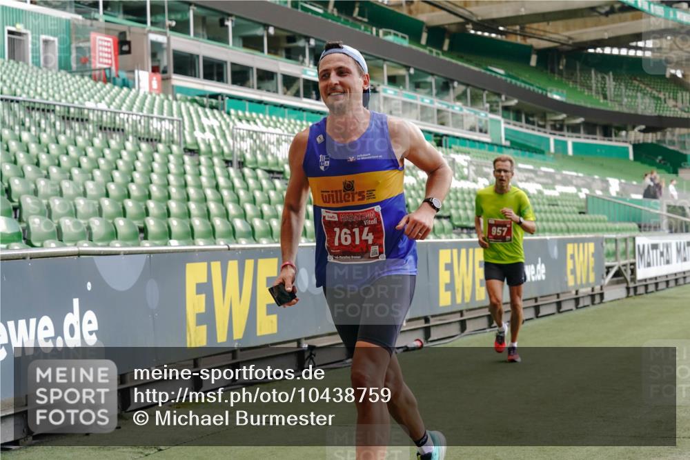 13.09.2026 - 21. swb-Marathon Bremen Michael Burmester http://msf.ph/oto/10438759 13.09.2026 12:41:00 Laufen im Stadion 126, 371, 453, 603, 640, 650, 671, 735, 744, 862, 912, 957, 1136, 1336, 1379, 1381, 1411, 1508, 1540, 1571, 1614, 1797, 1822, 1860, 1901, 1930, 1950, 2986, 3624, 4381, 4399, 4795, 4936, 6198, 6201, 6264, 6630, 7118, 7671, 8065, 9065, 9329, 9630, 10034, 13080, 13224, 346, 466, 658, 895, 1090, 1118, 1385, 1485, 1583, 1604, 1754, 2073, 2141, 2352, 2585, 2670, 3080, 3606, 3617, 7244, 7768, 8729 meine-sportfotos.de
