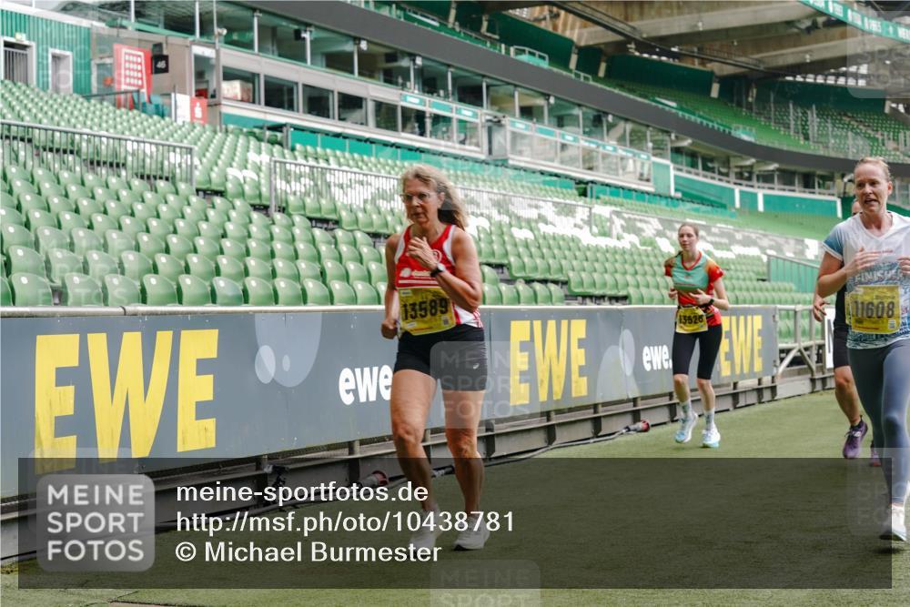 13.09.2026 - 21. swb-Marathon Bremen Michael Burmester http://msf.ph/oto/10438781 13.09.2026 10:27:04 Laufen im Stadion 10096, 10142, 10172, 10210, 10214, 10223, 10228, 10231, 10269, 10289, 10310, 10318, 10319, 10342, 10352, 10398, 10436, 10445, 10447, 10454, 10464, 10489, 10504, 10514, 10536, 10541, 10566, 10583, 10628, 10638, 10735, 10742, 10744, 10806, 10807, 10846, 10860, 10866, 10873, 10897, 10898, 10956, 10987, 10992, 11015, 11019, 11060, 11063, 11076, 11088, 11110, 11111, 11130, 11135, 11148, 11155, 11187, 11193, 11199, 11209, 11232, 11279 meine-sportfotos.de