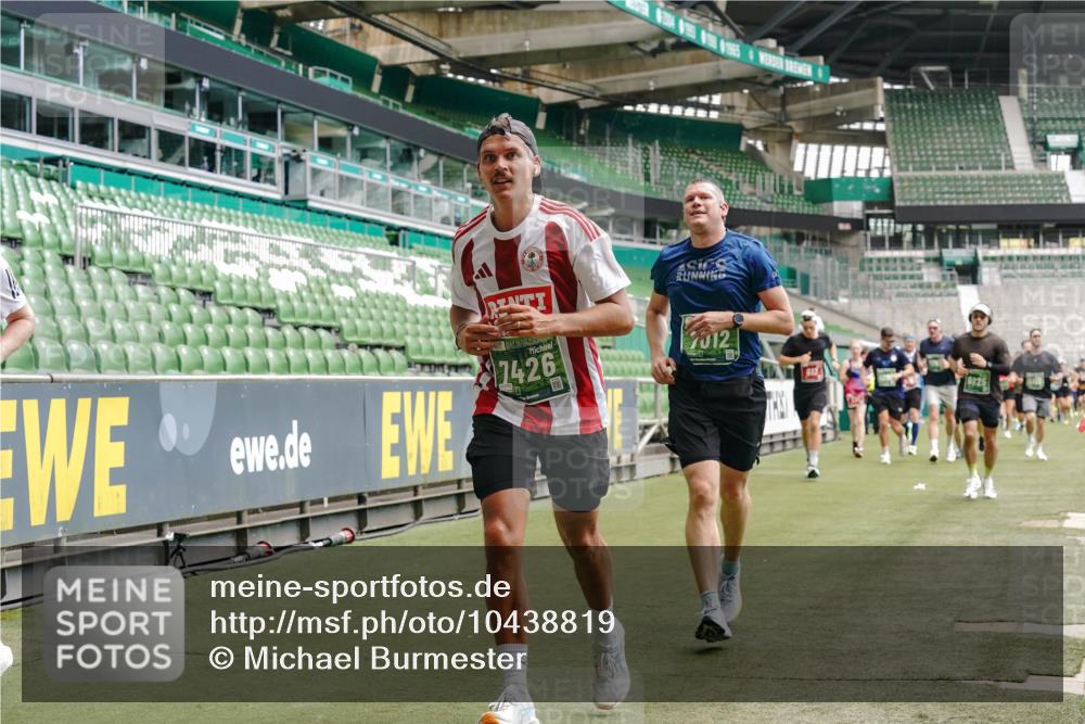 13.09.2026 - 21. swb-Marathon Bremen Michael Burmester http://msf.ph/oto/10438819 13.09.2026 13:06:19 Laufen im Stadion 109, 217, 244, 287, 303, 310, 323, 372, 394, 430, 454, 536, 578, 613, 647, 716, 784, 831, 891, 900, 922, 1073, 1083, 1205, 1243, 1274, 1307, 1308, 1365, 1369, 1380, 1437, 1533, 1545, 1574, 1581, 1627, 1656, 1780, 1823, 1848, 1871, 1909, 1914, 1932, 1938, 1941, 2023, 2076, 2089, 2090, 2126, 2241, 2244, 2265, 2275, 2301, 2310, 2355, 2356, 2393, 2440, 2464, 2602, 2699, 2707, 2721, 2742, 2764, 2818, 2902, 2959, 2985, 3030, 3115, 3278, 3343, 3444, 3485 meine-sportfotos.de