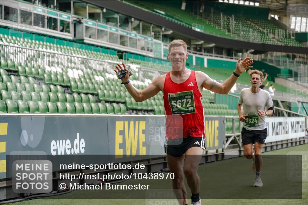 13.09.2026 - 21. swb-Marathon Bremen Michael Burmester http://msf.ph/oto/10438970 13.09.2026 12:41:18 Laufen im Stadion 126, 371, 453, 603, 640, 650, 671, 735, 744, 862, 912, 957, 1136, 1336, 1379, 1381, 1411, 1540, 1571, 1614, 1667, 1797, 1822, 1850, 1860, 1862, 1901, 1930, 1950, 2094, 2986, 3624, 4381, 4399, 4795, 4936, 6198, 6201, 6264, 7118, 7671, 8065, 9065, 9329, 13224, 277, 346, 466, 658, 895, 1090, 1118, 1320, 1323, 1385, 1485, 1583, 1604, 1754, 1911, 2073, 2141, 2352, 2585, 2670, 3080, 3606, 3617, 5160, 7244, 8729 meine-sportfotos.de