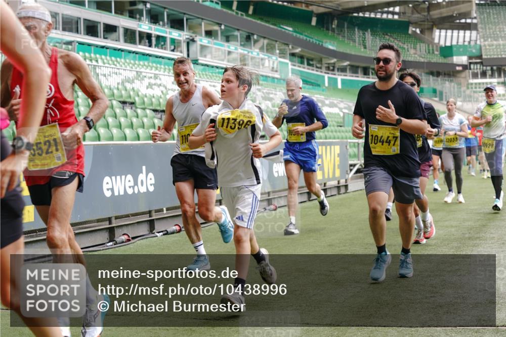 13.09.2026 - 21. swb-Marathon Bremen Michael Burmester http://msf.ph/oto/10438996 13.09.2026 10:27:07 Laufen im Stadion 10096, 10142, 10172, 10210, 10214, 10223, 10228, 10231, 10269, 10289, 10310, 10318, 10319, 10342, 10352, 10393, 10398, 10436, 10445, 10447, 10454, 10464, 10489, 10504, 10514, 10536, 10541, 10566, 10583, 10628, 10638, 10735, 10742, 10744, 10806, 10807, 10846, 10860, 10866, 10873, 10897, 10898, 10956, 10987, 10992, 11015, 11019, 11060, 11063, 11076, 11088, 11110, 11111, 11130, 11135, 11148, 11155, 11187, 11193, 11199, 11209, 11232, 11279 meine-sportfotos.de