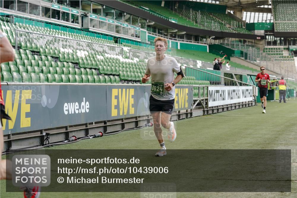 13.09.2026 - 21. swb-Marathon Bremen Michael Burmester http://msf.ph/oto/10439006 13.09.2026 12:41:19 Laufen im Stadion 126, 371, 453, 603, 640, 650, 671, 735, 744, 862, 912, 957, 1136, 1336, 1379, 1381, 1411, 1540, 1571, 1614, 1667, 1797, 1822, 1850, 1860, 1862, 1901, 1930, 1950, 2094, 2986, 3624, 4381, 4399, 4795, 4936, 6198, 6201, 6264, 7118, 7671, 8065, 9065, 9329, 13224, 277, 346, 466, 658, 895, 1090, 1118, 1320, 1323, 1385, 1485, 1583, 1604, 1754, 1911, 2073, 2141, 2352, 2585, 2670, 3080, 3606, 3617, 5160, 7244, 8729 meine-sportfotos.de