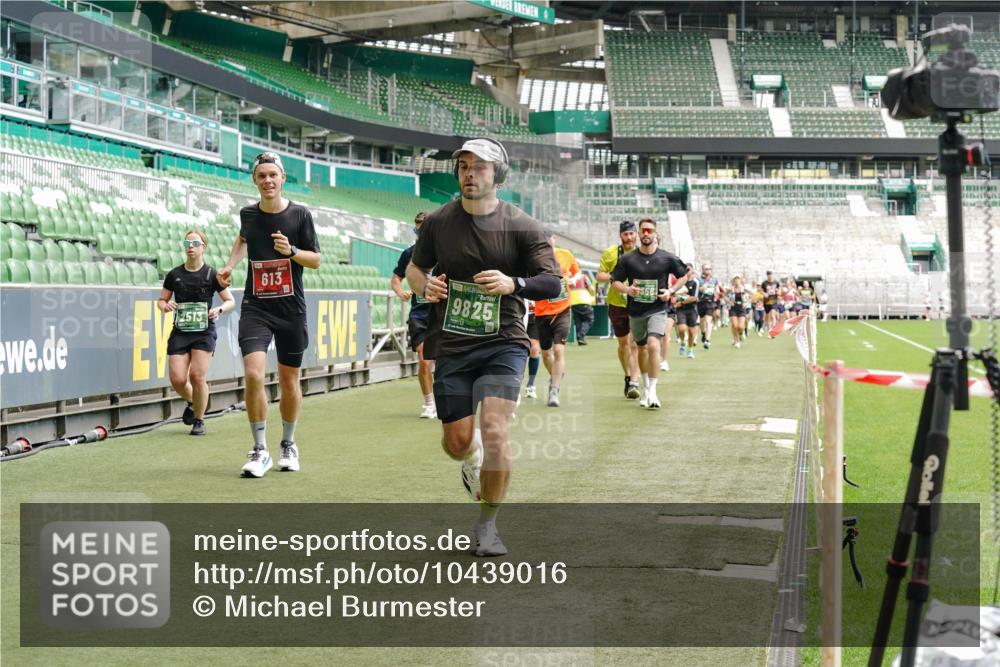 13.09.2026 - 21. swb-Marathon Bremen Michael Burmester http://msf.ph/oto/10439016 13.09.2026 13:06:23 Laufen im Stadion 109, 217, 244, 287, 303, 310, 323, 372, 394, 430, 454, 536, 578, 613, 647, 716, 784, 831, 891, 900, 922, 1073, 1083, 1205, 1243, 1274, 1308, 1365, 1369, 1380, 1437, 1533, 1545, 1574, 1581, 1627, 1823, 1848, 1871, 1909, 1914, 1932, 1938, 2076, 2089, 2090, 2126, 2219, 2241, 2244, 2265, 2275, 2301, 2310, 2355, 2356, 2393, 2440, 2464, 2602, 2699, 2707, 2721, 2742, 2764, 2818, 2902, 2959, 2985, 3030, 3115, 3278, 3444, 3485 meine-sportfotos.de