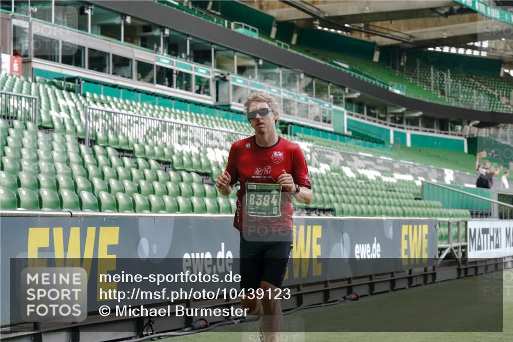 13.09.2026 - 21. swb-Marathon Bremen Michael Burmester http://msf.ph/oto/10439123 13.09.2026 12:41:24 Laufen im Stadion 126, 371, 453, 603, 640, 650, 671, 735, 744, 862, 912, 957, 1136, 1336, 1379, 1381, 1411, 1540, 1571, 1614, 1667, 1797, 1822, 1850, 1860, 1862, 1901, 1930, 1950, 2094, 2986, 3624, 4381, 4399, 4795, 4936, 5672, 6198, 6201, 6264, 7141, 7671, 8065, 8394, 9065, 9329, 13224, 277, 346, 466, 658, 895, 901, 1090, 1118, 1320, 1323, 1385, 1485, 1583, 1604, 1754, 1911, 2073, 2141, 2352, 2585, 2670, 3080, 3606, 3617, 5160, 7244, 8729 meine-sportfotos.de