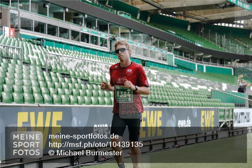 13.09.2026 - 21. swb-Marathon Bremen Michael Burmester http://msf.ph/oto/10439135 13.09.2026 12:41:24 Laufen im Stadion 126, 371, 453, 603, 640, 650, 671, 735, 744, 862, 912, 957, 1136, 1336, 1379, 1381, 1411, 1540, 1571, 1614, 1667, 1797, 1822, 1850, 1860, 1862, 1901, 1930, 1950, 2094, 2986, 3624, 4381, 4399, 4795, 4936, 5672, 6198, 6201, 6264, 7141, 7671, 8065, 8394, 9065, 9329, 13224, 277, 346, 466, 658, 895, 901, 1090, 1118, 1320, 1323, 1385, 1485, 1583, 1604, 1754, 1911, 2073, 2141, 2352, 2585, 2670, 3080, 3606, 3617, 5160, 7244, 8729 meine-sportfotos.de