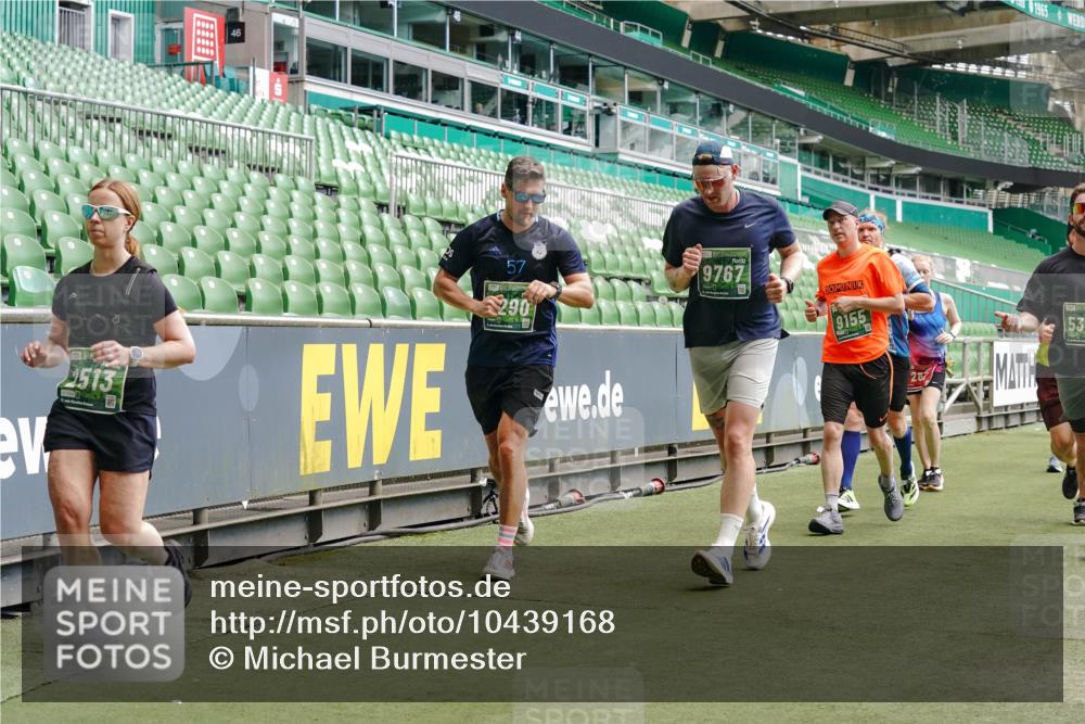 13.09.2026 - 21. swb-Marathon Bremen Michael Burmester http://msf.ph/oto/10439168 13.09.2026 13:06:26 Laufen im Stadion 109, 156, 217, 244, 287, 303, 310, 323, 372, 394, 430, 454, 536, 578, 613, 647, 716, 784, 831, 891, 900, 922, 1073, 1083, 1205, 1243, 1274, 1308, 1365, 1369, 1380, 1437, 1533, 1545, 1574, 1581, 1627, 1823, 1848, 1871, 1909, 1914, 1932, 1938, 2076, 2089, 2090, 2126, 2219, 2241, 2244, 2265, 2275, 2301, 2310, 2318, 2355, 2356, 2393, 2440, 2464, 2602, 2699, 2707, 2721, 2742, 2764, 2818, 2902, 2911, 2959, 2960, 2985, 3030, 3115, 3278, 3444, 3485 meine-sportfotos.de