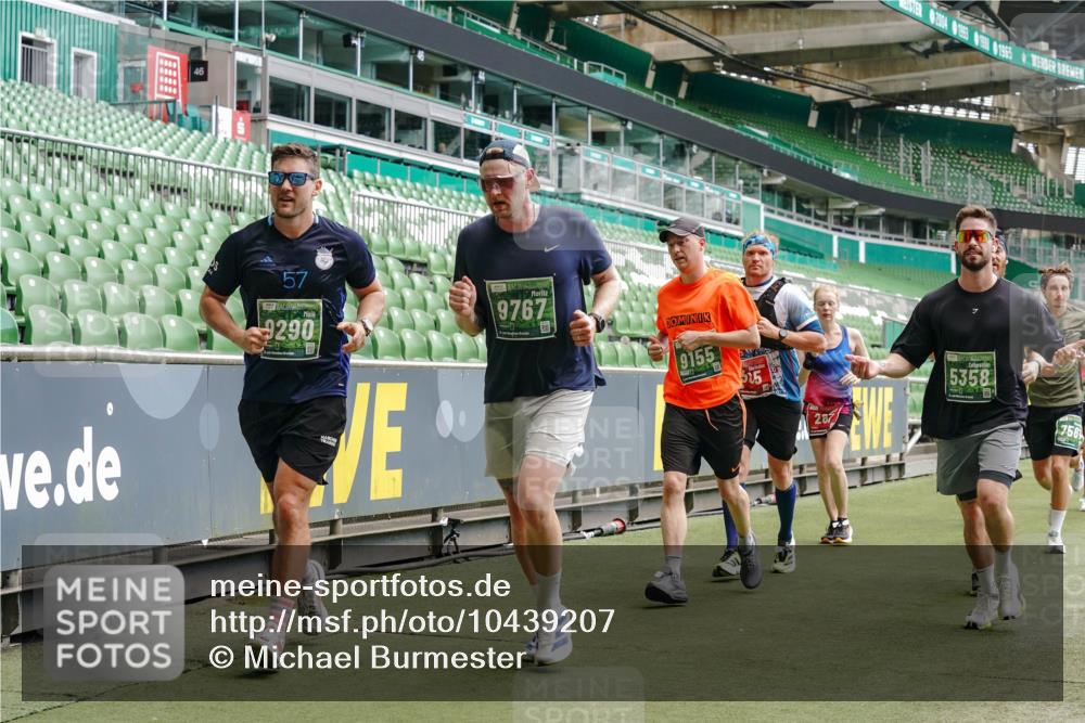 13.09.2026 - 21. swb-Marathon Bremen Michael Burmester http://msf.ph/oto/10439207 13.09.2026 13:06:27 Laufen im Stadion 109, 156, 217, 244, 287, 303, 310, 323, 372, 394, 430, 454, 536, 578, 613, 647, 716, 784, 831, 834, 891, 900, 922, 1073, 1083, 1205, 1243, 1274, 1308, 1365, 1369, 1380, 1437, 1533, 1545, 1574, 1581, 1627, 1823, 1848, 1871, 1909, 1914, 1926, 1932, 1938, 2076, 2089, 2090, 2126, 2219, 2241, 2244, 2265, 2275, 2301, 2310, 2318, 2355, 2356, 2393, 2440, 2464, 2602, 2699, 2707, 2721, 2742, 2764, 2818, 2902, 2911, 2959, 2960, 2985, 3030, 3115, 3278, 3444, 3485 meine-sportfotos.de