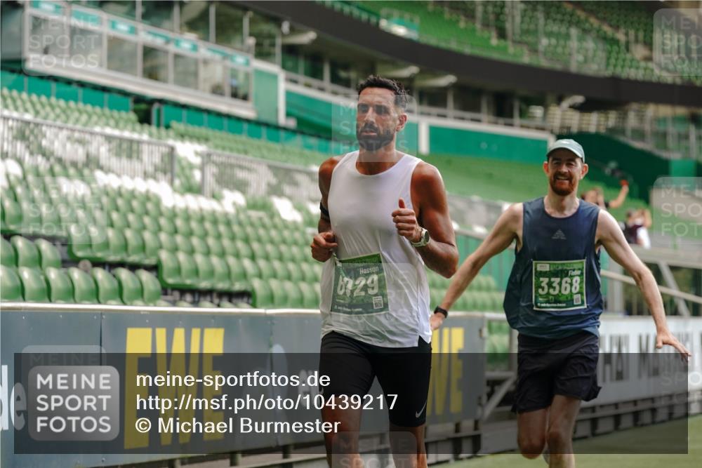 13.09.2026 - 21. swb-Marathon Bremen Michael Burmester http://msf.ph/oto/10439217 13.09.2026 12:41:31 Laufen im Stadion 126, 371, 603, 640, 650, 671, 735, 744, 862, 912, 957, 1136, 1336, 1381, 1411, 1571, 1614, 1667, 1797, 1822, 1850, 1860, 1862, 1901, 1930, 1950, 2094, 2986, 3624, 4381, 4399, 4795, 4936, 5672, 6198, 6201, 6264, 6929, 6991, 7141, 7671, 8065, 8394, 9065, 9329, 13224, 277, 346, 466, 658, 895, 901, 1090, 1118, 1248, 1320, 1323, 1385, 1472, 1583, 1587, 1604, 1754, 1911, 2073, 2141, 2352, 2585, 2670, 3080, 3606, 3617, 5160, 5163, 7244, 8729 meine-sportfotos.de