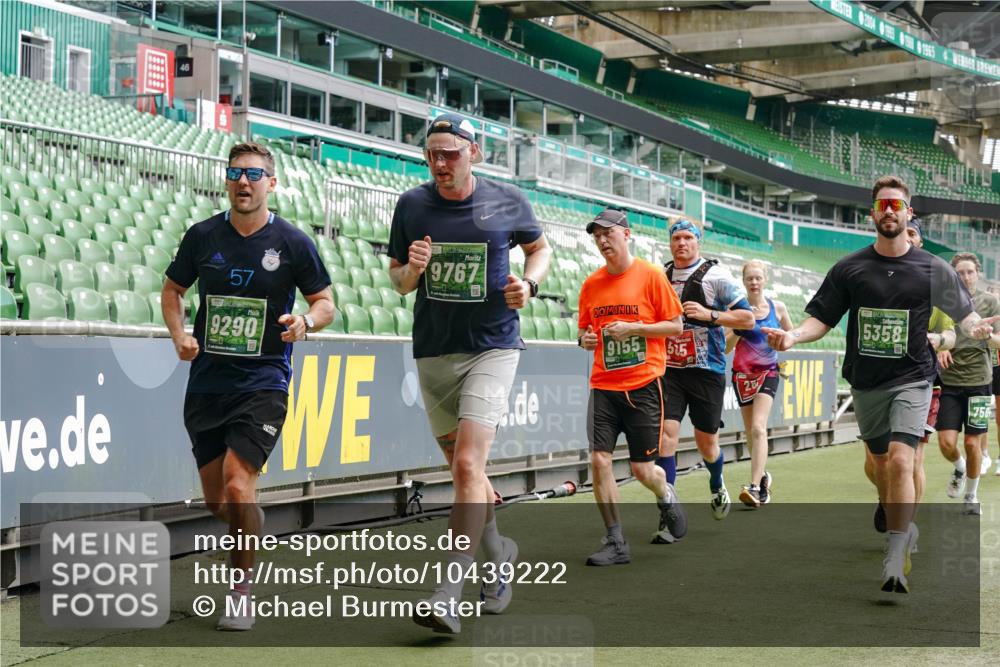 13.09.2026 - 21. swb-Marathon Bremen Michael Burmester http://msf.ph/oto/10439222 13.09.2026 13:06:27 Laufen im Stadion 109, 156, 217, 244, 287, 303, 310, 323, 372, 394, 430, 454, 536, 578, 613, 647, 716, 784, 831, 834, 891, 900, 922, 1073, 1083, 1205, 1243, 1274, 1308, 1365, 1369, 1380, 1437, 1533, 1545, 1574, 1581, 1627, 1823, 1848, 1871, 1909, 1914, 1926, 1932, 1938, 2076, 2089, 2090, 2126, 2219, 2241, 2244, 2265, 2275, 2301, 2310, 2318, 2355, 2356, 2393, 2440, 2464, 2602, 2699, 2707, 2721, 2742, 2764, 2818, 2902, 2911, 2959, 2960, 2985, 3030, 3115, 3278, 3444, 3485 meine-sportfotos.de