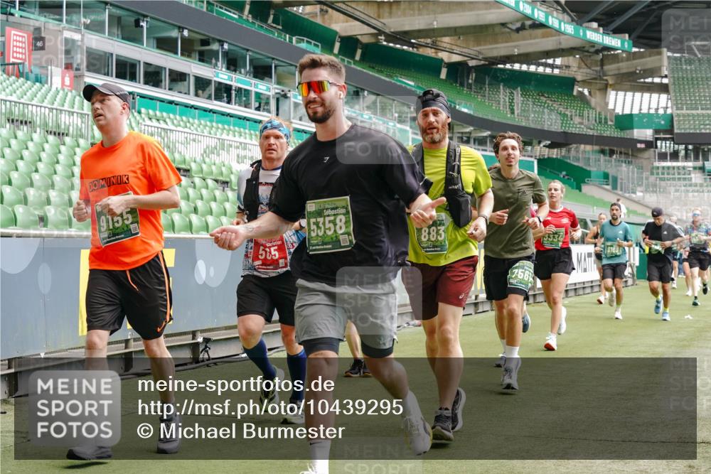 13.09.2026 - 21. swb-Marathon Bremen Michael Burmester http://msf.ph/oto/10439295 13.09.2026 13:06:28 Laufen im Stadion 109, 156, 217, 244, 287, 303, 310, 323, 372, 394, 430, 454, 536, 578, 613, 647, 716, 784, 831, 834, 891, 900, 922, 1073, 1083, 1205, 1243, 1274, 1308, 1365, 1369, 1380, 1437, 1533, 1545, 1574, 1581, 1823, 1848, 1871, 1909, 1914, 1926, 1938, 2076, 2089, 2090, 2126, 2219, 2241, 2244, 2265, 2275, 2301, 2310, 2318, 2355, 2356, 2393, 2440, 2464, 2602, 2699, 2707, 2721, 2742, 2764, 2818, 2902, 2911, 2959, 2960, 2985, 3030, 3115, 3278, 3444, 3485 meine-sportfotos.de