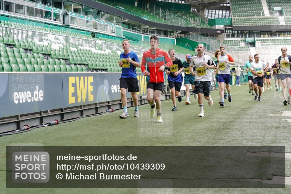 13.09.2026 - 21. swb-Marathon Bremen Michael Burmester http://msf.ph/oto/10439309 13.09.2026 10:27:13 Laufen im Stadion 10096, 10142, 10172, 10210, 10214, 10223, 10228, 10231, 10269, 10289, 10293, 10310, 10318, 10319, 10342, 10352, 10393, 10398, 10436, 10445, 10447, 10454, 10464, 10489, 10504, 10514, 10536, 10541, 10566, 10583, 10594, 10628, 10638, 10735, 10744, 10806, 10807, 10846, 10860, 10866, 10873, 10897, 10898, 10917, 10956, 10987, 10992, 11015, 11019, 11060, 11063, 11076, 11088, 11110, 11111, 11130, 11135, 11148, 11155, 11187, 11193, 11199, 11209, 11232, 11279 meine-sportfotos.de