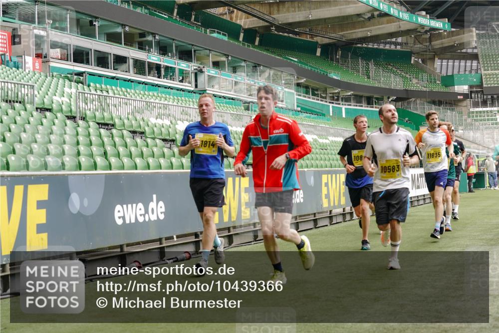 13.09.2026 - 21. swb-Marathon Bremen Michael Burmester http://msf.ph/oto/10439366 13.09.2026 10:27:14 Laufen im Stadion 10096, 10142, 10172, 10210, 10214, 10223, 10228, 10231, 10269, 10289, 10293, 10310, 10318, 10319, 10352, 10393, 10398, 10436, 10445, 10447, 10454, 10464, 10489, 10504, 10514, 10536, 10541, 10566, 10583, 10594, 10628, 10638, 10735, 10744, 10806, 10807, 10846, 10860, 10866, 10873, 10897, 10898, 10917, 10956, 10987, 10992, 11015, 11019, 11060, 11063, 11076, 11110, 11111, 11130, 11135, 11148, 11155, 11187, 11193, 11199, 11209, 11232, 11279 meine-sportfotos.de