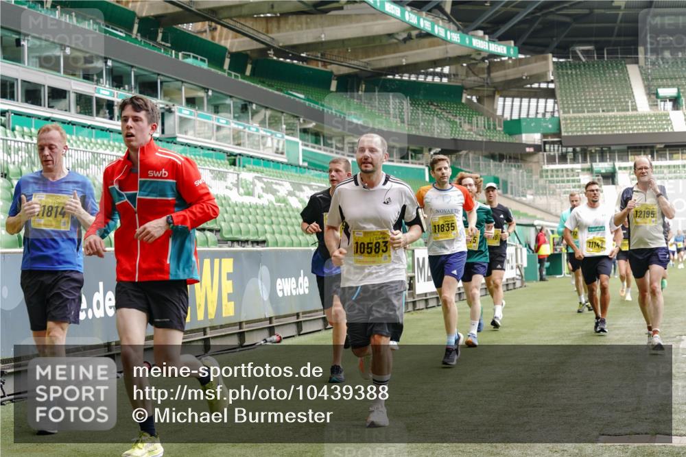 13.09.2026 - 21. swb-Marathon Bremen Michael Burmester http://msf.ph/oto/10439388 13.09.2026 10:27:14 Laufen im Stadion 10096, 10142, 10172, 10210, 10214, 10223, 10228, 10231, 10269, 10289, 10293, 10310, 10318, 10319, 10352, 10393, 10398, 10436, 10445, 10447, 10454, 10464, 10489, 10504, 10514, 10536, 10541, 10566, 10583, 10594, 10628, 10638, 10735, 10744, 10806, 10807, 10846, 10860, 10866, 10873, 10897, 10898, 10917, 10956, 10987, 10992, 11015, 11019, 11060, 11063, 11076, 11110, 11111, 11130, 11135, 11148, 11155, 11187, 11193, 11199, 11209, 11232, 11279 meine-sportfotos.de