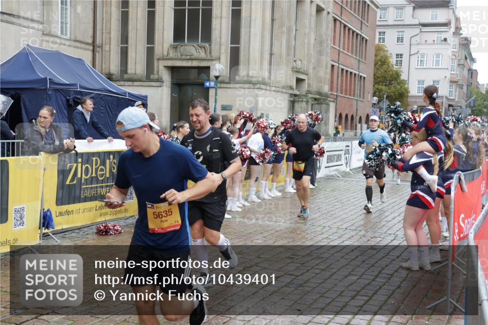13.09.2026 - Kiel Lauf Yannick Fuchs http://msf.ph/oto/10439401 13.09.2026 11:50:42 Ziel 2063 meine-sportfotos.de
