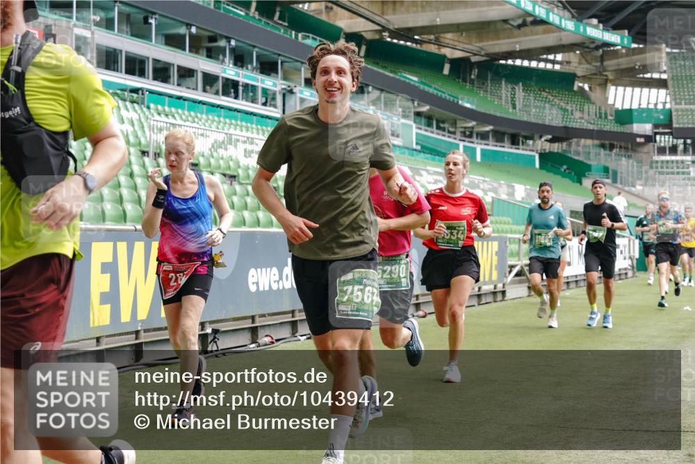 13.09.2026 - 21. swb-Marathon Bremen Michael Burmester http://msf.ph/oto/10439412 13.09.2026 13:06:30 Laufen im Stadion 109, 132, 156, 217, 244, 287, 303, 310, 323, 372, 394, 430, 454, 536, 578, 613, 647, 716, 784, 831, 834, 891, 900, 922, 1073, 1083, 1205, 1243, 1274, 1308, 1365, 1369, 1380, 1437, 1533, 1545, 1574, 1581, 1823, 1848, 1871, 1909, 1914, 1926, 1938, 2076, 2089, 2090, 2219, 2241, 2244, 2265, 2275, 2301, 2310, 2318, 2355, 2356, 2393, 2440, 2464, 2602, 2699, 2707, 2721, 2742, 2764, 2818, 2902, 2911, 2960, 2985, 3030, 3115, 3278, 3444, 3485 meine-sportfotos.de