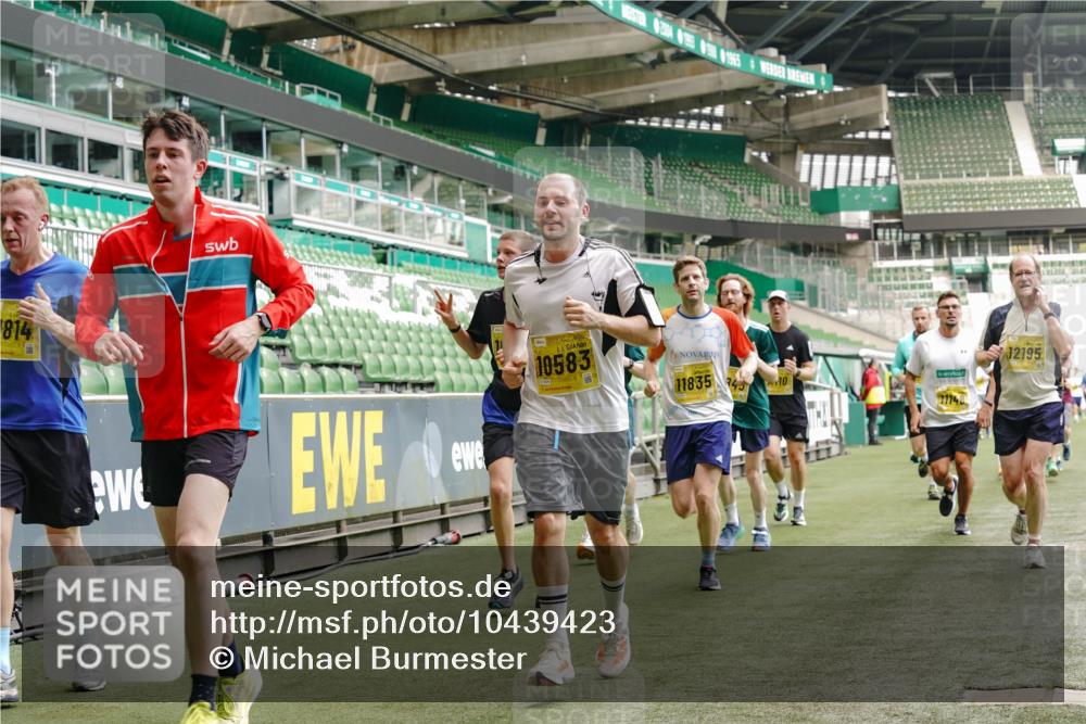 13.09.2026 - 21. swb-Marathon Bremen Michael Burmester http://msf.ph/oto/10439423 13.09.2026 10:27:15 Laufen im Stadion 10096, 10142, 10172, 10210, 10214, 10223, 10228, 10231, 10269, 10289, 10293, 10310, 10318, 10319, 10352, 10393, 10398, 10436, 10445, 10447, 10454, 10464, 10489, 10504, 10514, 10536, 10541, 10566, 10583, 10594, 10628, 10638, 10735, 10744, 10806, 10807, 10846, 10860, 10866, 10873, 10897, 10898, 10917, 10956, 10987, 10992, 11015, 11060, 11063, 11076, 11110, 11111, 11130, 11135, 11148, 11155, 11187, 11193, 11199, 11209, 11232, 11279 meine-sportfotos.de