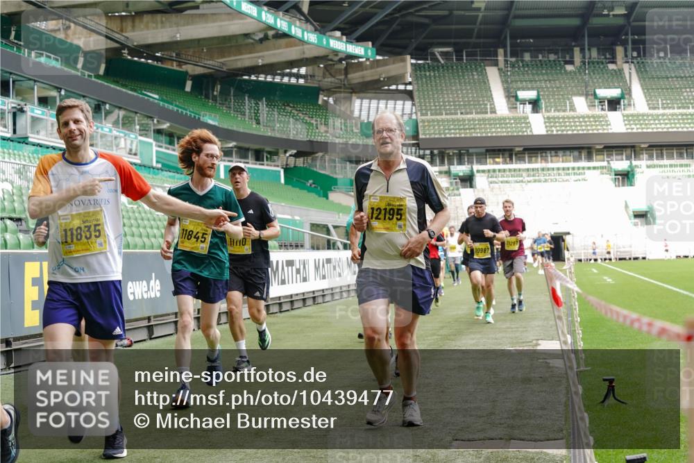 13.09.2026 - 21. swb-Marathon Bremen Michael Burmester http://msf.ph/oto/10439477 13.09.2026 10:27:16 Laufen im Stadion 10096, 10142, 10172, 10189, 10210, 10214, 10223, 10228, 10231, 10269, 10289, 10293, 10310, 10318, 10319, 10352, 10393, 10398, 10436, 10445, 10447, 10454, 10464, 10489, 10504, 10514, 10536, 10541, 10566, 10583, 10594, 10628, 10638, 10735, 10744, 10806, 10807, 10846, 10860, 10866, 10873, 10897, 10898, 10917, 10956, 10987, 10992, 11015, 11060, 11063, 11076, 11110, 11111, 11130, 11135, 11148, 11155, 11187, 11193, 11199, 11209, 11232, 11279 meine-sportfotos.de