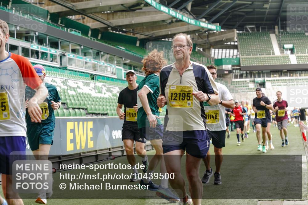 13.09.2026 - 21. swb-Marathon Bremen Michael Burmester http://msf.ph/oto/10439500 13.09.2026 10:27:17 Laufen im Stadion 10096, 10142, 10172, 10189, 10210, 10214, 10223, 10228, 10231, 10269, 10289, 10293, 10310, 10318, 10319, 10352, 10393, 10398, 10436, 10445, 10447, 10454, 10464, 10489, 10504, 10508, 10514, 10536, 10541, 10566, 10583, 10594, 10628, 10638, 10735, 10744, 10806, 10807, 10846, 10860, 10866, 10873, 10897, 10898, 10917, 10956, 10987, 10992, 11015, 11060, 11063, 11076, 11110, 11111, 11130, 11135, 11148, 11155, 11187, 11193, 11199, 11209, 11232, 11279 meine-sportfotos.de