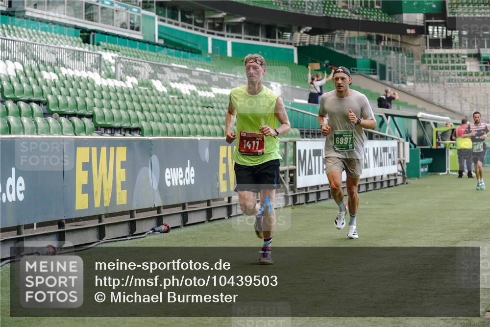 13.09.2026 - 21. swb-Marathon Bremen Michael Burmester http://msf.ph/oto/10439503 13.09.2026 12:41:41 Laufen im Stadion 126, 371, 603, 640, 650, 671, 735, 744, 862, 912, 957, 1136, 1336, 1381, 1411, 1571, 1614, 1619, 1667, 1797, 1822, 1850, 1860, 1862, 1901, 1930, 1950, 2094, 2986, 3368, 3624, 4381, 4399, 4795, 4936, 5672, 6198, 6201, 6264, 6929, 6991, 7141, 7671, 8065, 8311, 8383, 8394, 9065, 9329, 13224, 277, 346, 466, 658, 895, 901, 1090, 1118, 1248, 1320, 1323, 1385, 1472, 1576, 1587, 1604, 1717, 1751, 1754, 1911, 2141, 2352, 2585, 2670, 3080, 3606, 5160, 5163, 5912, 8729 meine-sportfotos.de