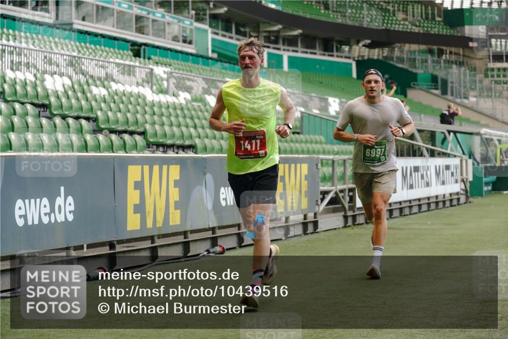 13.09.2026 - 21. swb-Marathon Bremen Michael Burmester http://msf.ph/oto/10439516 13.09.2026 12:41:41 Laufen im Stadion 126, 371, 603, 640, 650, 671, 735, 744, 862, 912, 957, 1136, 1336, 1381, 1411, 1571, 1614, 1619, 1667, 1797, 1822, 1850, 1860, 1862, 1901, 1930, 1950, 2094, 2986, 3368, 3624, 4381, 4399, 4795, 4936, 5672, 6198, 6201, 6264, 6929, 6991, 7141, 7671, 8065, 8311, 8383, 8394, 9065, 9329, 13224, 277, 346, 466, 658, 895, 901, 1090, 1118, 1248, 1320, 1323, 1385, 1472, 1576, 1587, 1604, 1717, 1751, 1754, 1911, 2141, 2352, 2585, 2670, 3080, 3606, 5160, 5163, 5912, 8729 meine-sportfotos.de
