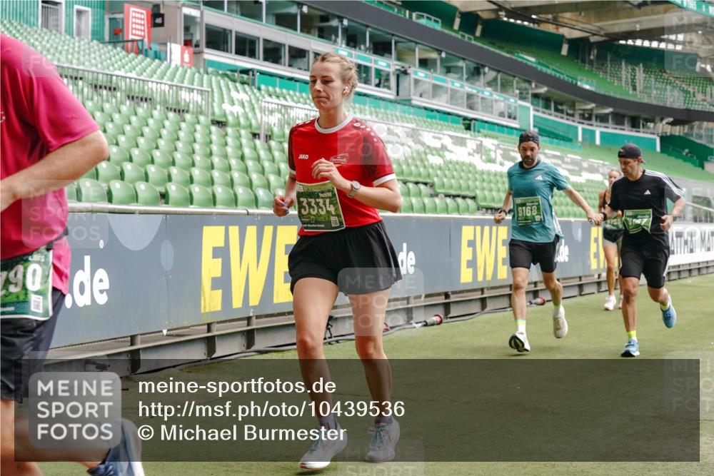 13.09.2026 - 21. swb-Marathon Bremen Michael Burmester http://msf.ph/oto/10439536 13.09.2026 13:06:32 Laufen im Stadion 109, 132, 156, 217, 244, 287, 303, 310, 323, 372, 394, 430, 454, 536, 578, 613, 647, 716, 784, 831, 834, 891, 900, 922, 1073, 1083, 1205, 1243, 1274, 1308, 1365, 1369, 1380, 1437, 1533, 1545, 1574, 1581, 1823, 1848, 1871, 1909, 1926, 1938, 2070, 2076, 2089, 2090, 2219, 2241, 2244, 2265, 2275, 2301, 2310, 2318, 2355, 2356, 2393, 2440, 2464, 2602, 2699, 2707, 2721, 2731, 2742, 2764, 2818, 2902, 2911, 2960, 2985, 3030, 3115, 3278, 3444, 3485 meine-sportfotos.de