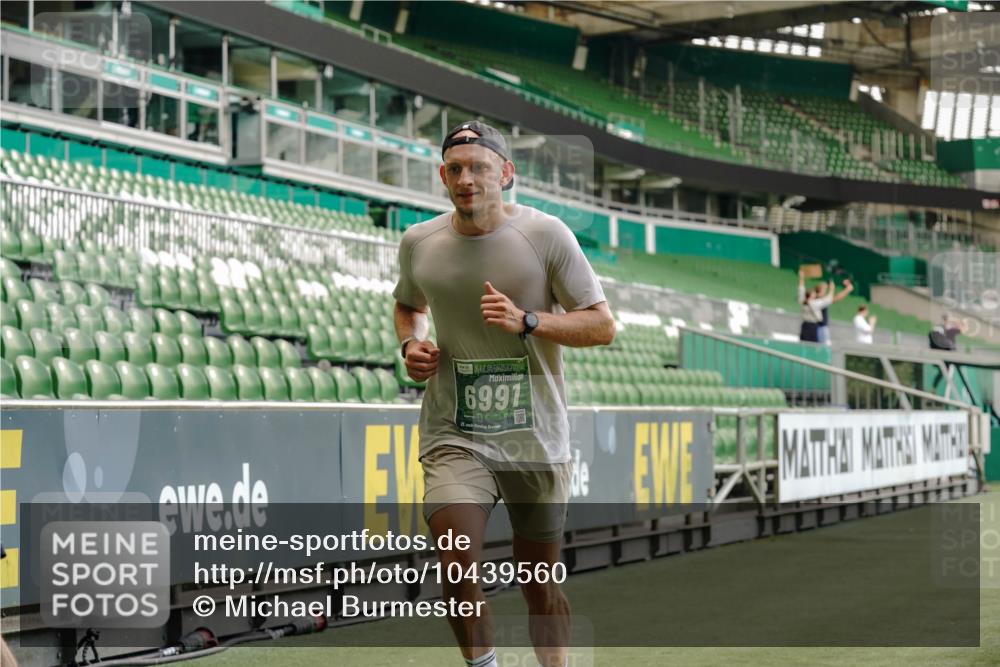 13.09.2026 - 21. swb-Marathon Bremen Michael Burmester http://msf.ph/oto/10439560 13.09.2026 12:41:43 Laufen im Stadion 126, 371, 603, 640, 650, 671, 735, 744, 862, 912, 957, 1136, 1336, 1381, 1411, 1571, 1614, 1619, 1667, 1797, 1822, 1850, 1860, 1862, 1901, 1930, 1950, 2094, 2207, 2986, 3368, 3624, 4381, 4399, 4795, 4936, 5672, 6198, 6201, 6264, 6929, 6991, 7141, 7671, 8065, 8311, 8383, 8394, 9065, 9329, 13224, 277, 346, 466, 658, 895, 901, 1090, 1118, 1248, 1320, 1323, 1385, 1472, 1576, 1587, 1604, 1717, 1751, 1754, 1911, 2141, 2352, 2585, 2670, 3080, 3606, 5160, 5163, 5912, 8729 meine-sportfotos.de
