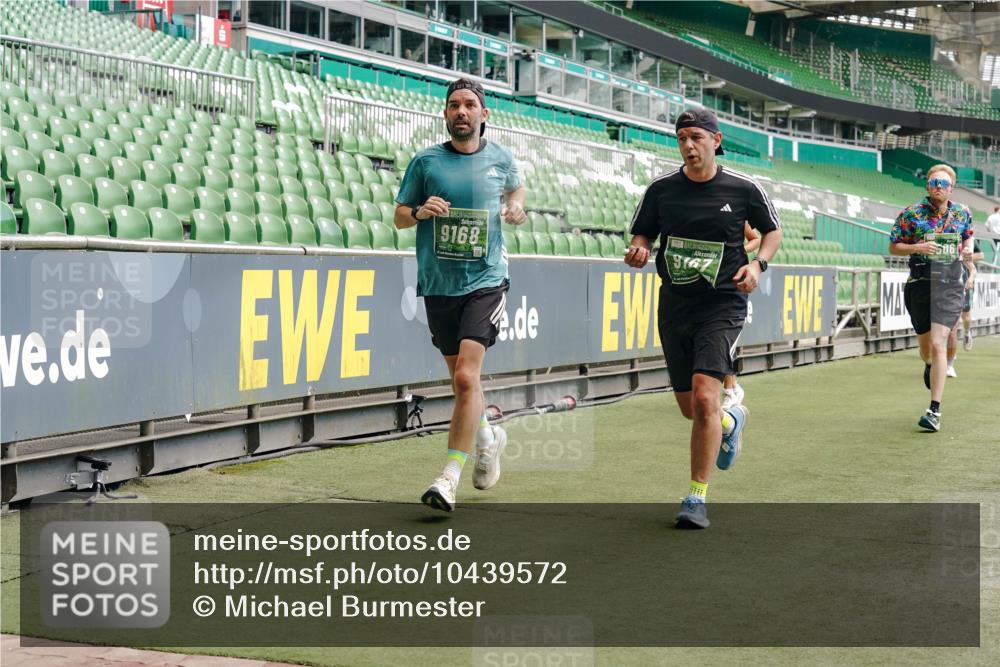 13.09.2026 - 21. swb-Marathon Bremen Michael Burmester http://msf.ph/oto/10439572 13.09.2026 13:06:33 Laufen im Stadion 109, 132, 156, 217, 244, 287, 303, 310, 323, 372, 394, 430, 454, 536, 578, 613, 647, 716, 784, 831, 834, 891, 900, 922, 1073, 1083, 1189, 1205, 1243, 1274, 1308, 1365, 1369, 1380, 1437, 1533, 1545, 1574, 1581, 1823, 1848, 1871, 1909, 1926, 1938, 2070, 2076, 2089, 2090, 2219, 2241, 2244, 2265, 2275, 2301, 2310, 2318, 2355, 2356, 2393, 2440, 2464, 2602, 2699, 2707, 2721, 2731, 2742, 2764, 2818, 2902, 2911, 2960, 2985, 3030, 3115, 3278, 3444, 3485 meine-sportfotos.de