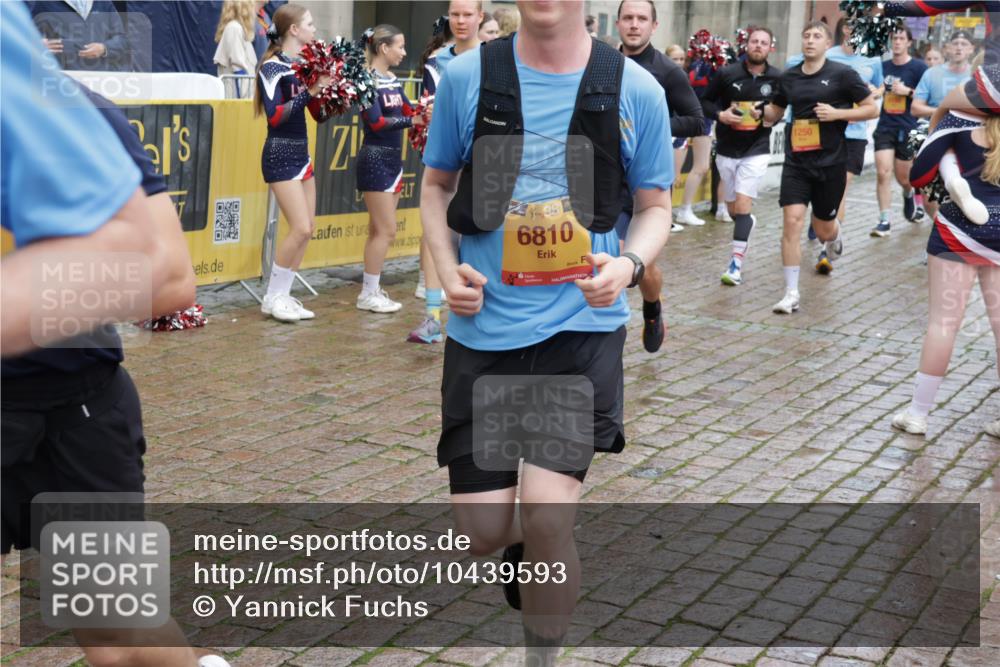 13.09.2026 - Kiel Lauf Yannick Fuchs http://msf.ph/oto/10439593 13.09.2026 11:50:56 Ziel 2063 meine-sportfotos.de