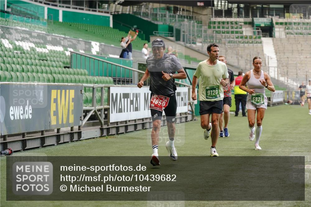 13.09.2026 - 21. swb-Marathon Bremen Michael Burmester http://msf.ph/oto/10439682 13.09.2026 12:41:49 Laufen im Stadion 126, 371, 603, 640, 650, 671, 735, 744, 912, 957, 1009, 1136, 1336, 1381, 1411, 1571, 1614, 1619, 1667, 1797, 1822, 1850, 1860, 1862, 1901, 1930, 2094, 2207, 2986, 3368, 3624, 4381, 4399, 4795, 4936, 5672, 5828, 6198, 6201, 6264, 6929, 6991, 7141, 7671, 8065, 8311, 8383, 8394, 9065, 9120, 9329, 13224, 277, 346, 466, 658, 895, 901, 1090, 1118, 1248, 1320, 1323, 1472, 1576, 1587, 1604, 1717, 1751, 1754, 1758, 1911, 2141, 2352, 2585, 2670, 3080, 3606, 5160, 5163, 5912 meine-sportfotos.de