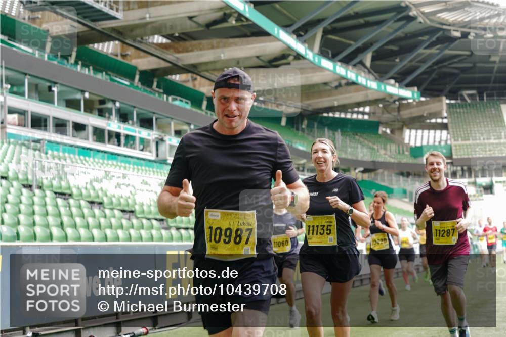 13.09.2026 - 21. swb-Marathon Bremen Michael Burmester http://msf.ph/oto/10439708 13.09.2026 10:27:21 Laufen im Stadion 10096, 10142, 10172, 10189, 10210, 10214, 10223, 10228, 10231, 10269, 10289, 10293, 10310, 10318, 10319, 10329, 10352, 10393, 10398, 10436, 10445, 10447, 10454, 10464, 10489, 10504, 10508, 10514, 10536, 10541, 10566, 10583, 10594, 10628, 10638, 10735, 10744, 10806, 10807, 10846, 10860, 10866, 10873, 10897, 10898, 10917, 10956, 10987, 10992, 11015, 11060, 11063, 11076, 11110, 11111, 11130, 11135, 11148, 11155, 11187, 11193, 11199, 11209, 11232, 11279 meine-sportfotos.de