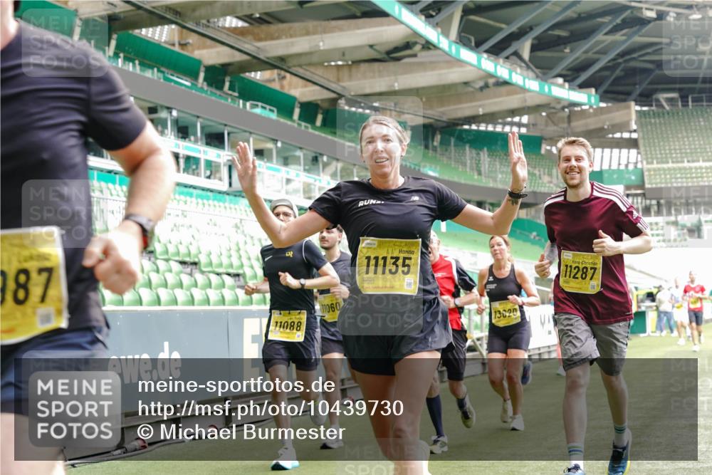 13.09.2026 - 21. swb-Marathon Bremen Michael Burmester http://msf.ph/oto/10439730 13.09.2026 10:27:21 Laufen im Stadion 10096, 10142, 10172, 10189, 10210, 10214, 10223, 10228, 10231, 10269, 10289, 10293, 10310, 10318, 10319, 10329, 10352, 10393, 10398, 10436, 10445, 10447, 10454, 10464, 10489, 10504, 10508, 10514, 10536, 10541, 10566, 10583, 10594, 10628, 10638, 10735, 10744, 10806, 10807, 10846, 10860, 10866, 10873, 10897, 10898, 10917, 10956, 10987, 10992, 11015, 11060, 11063, 11076, 11110, 11111, 11130, 11135, 11148, 11155, 11187, 11193, 11199, 11209, 11232, 11279 meine-sportfotos.de