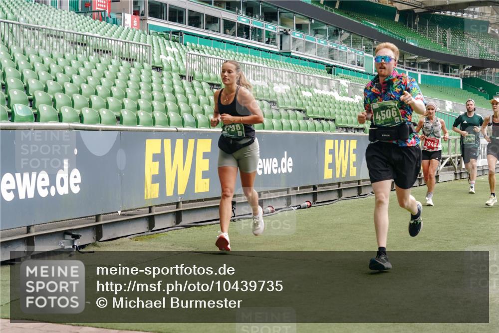 13.09.2026 - 21. swb-Marathon Bremen Michael Burmester http://msf.ph/oto/10439735 13.09.2026 13:06:35 Laufen im Stadion 109, 132, 156, 217, 244, 287, 303, 310, 323, 372, 394, 430, 454, 536, 578, 613, 647, 716, 784, 831, 834, 891, 900, 922, 1073, 1083, 1189, 1205, 1243, 1274, 1308, 1365, 1369, 1380, 1387, 1437, 1533, 1545, 1574, 1581, 1600, 1823, 1841, 1848, 1871, 1909, 1926, 1938, 2070, 2076, 2090, 2219, 2241, 2244, 2265, 2275, 2301, 2310, 2318, 2355, 2356, 2393, 2440, 2464, 2699, 2707, 2721, 2731, 2742, 2764, 2818, 2902, 2911, 2960, 2985, 3030, 3115, 3278, 3444, 3485 meine-sportfotos.de