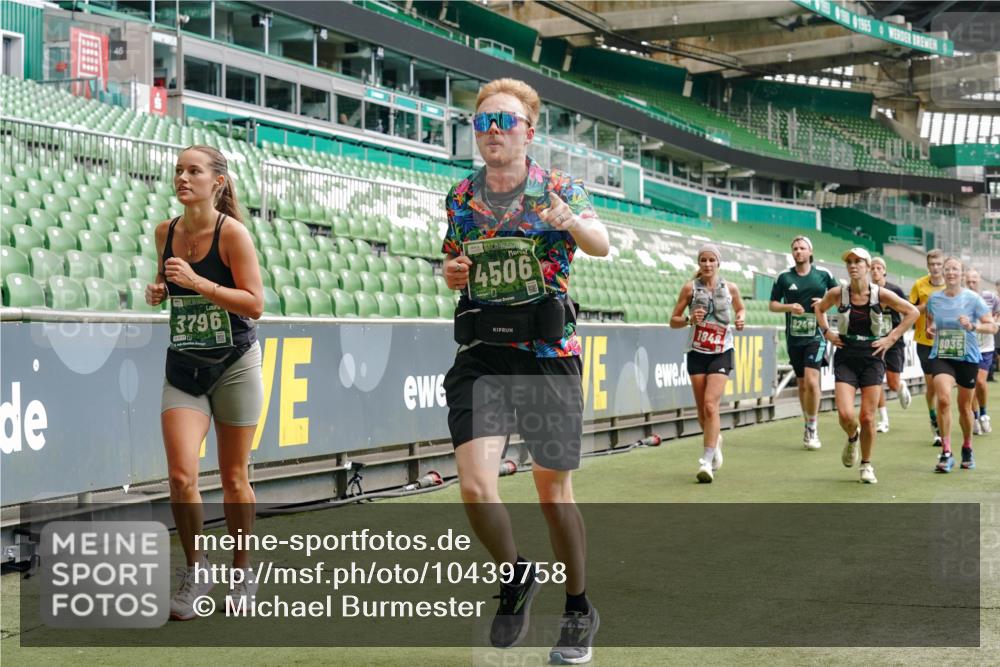 13.09.2026 - 21. swb-Marathon Bremen Michael Burmester http://msf.ph/oto/10439758 13.09.2026 13:06:35 Laufen im Stadion 109, 132, 156, 217, 244, 287, 303, 310, 323, 372, 394, 430, 454, 536, 578, 613, 647, 716, 784, 831, 834, 891, 900, 922, 1073, 1083, 1189, 1205, 1243, 1274, 1308, 1365, 1369, 1380, 1387, 1437, 1533, 1545, 1574, 1581, 1600, 1823, 1841, 1848, 1871, 1909, 1926, 1938, 2070, 2076, 2090, 2219, 2241, 2244, 2265, 2275, 2301, 2310, 2318, 2355, 2356, 2393, 2440, 2464, 2699, 2707, 2721, 2731, 2742, 2764, 2818, 2902, 2911, 2960, 2985, 3030, 3115, 3278, 3444, 3485 meine-sportfotos.de