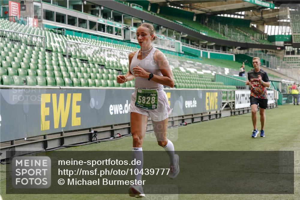 13.09.2026 - 21. swb-Marathon Bremen Michael Burmester http://msf.ph/oto/10439777 13.09.2026 12:41:54 Laufen im Stadion 126, 371, 439, 603, 640, 650, 671, 735, 744, 912, 957, 1009, 1136, 1336, 1381, 1411, 1571, 1614, 1619, 1667, 1712, 1797, 1822, 1850, 1860, 1862, 1930, 2094, 2207, 2986, 3368, 3624, 4399, 4795, 4847, 4936, 5672, 5828, 6198, 6201, 6264, 6929, 6991, 7141, 8065, 8311, 8383, 8394, 9065, 9120, 9329, 277, 346, 466, 658, 895, 901, 1090, 1118, 1248, 1320, 1323, 1472, 1576, 1587, 1604, 1717, 1751, 1754, 1758, 1911, 2141, 2352, 2585, 2670, 3080, 3606, 5160, 5163, 5912 meine-sportfotos.de