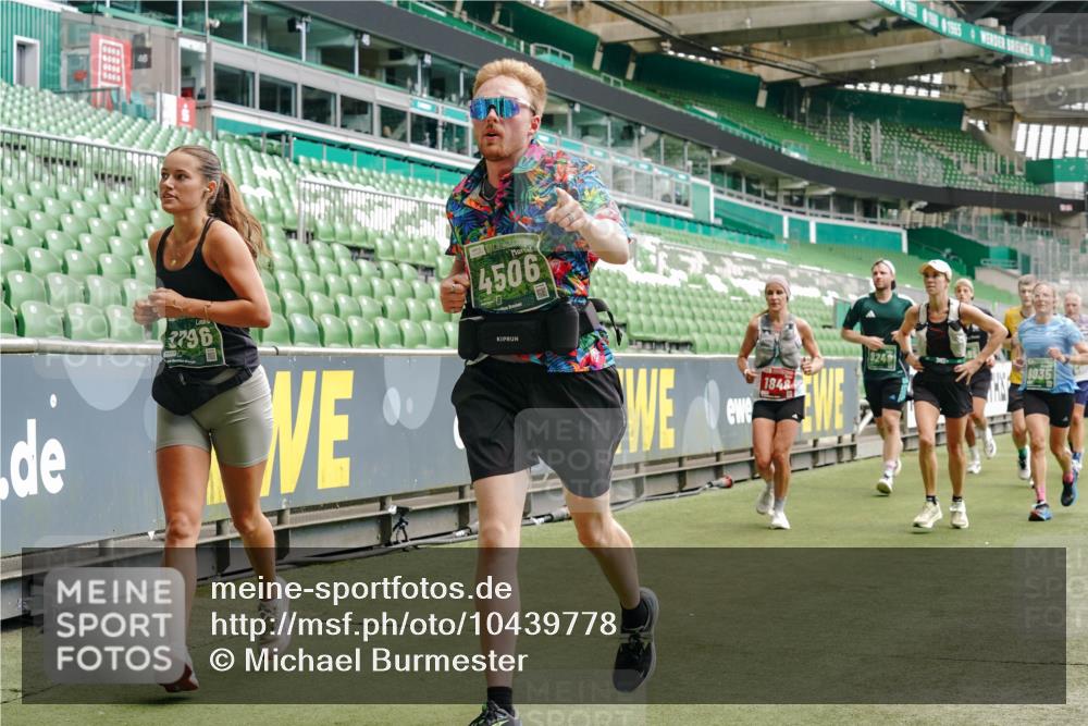 13.09.2026 - 21. swb-Marathon Bremen Michael Burmester http://msf.ph/oto/10439778 13.09.2026 13:06:35 Laufen im Stadion 109, 132, 156, 217, 244, 287, 303, 310, 323, 372, 394, 430, 454, 536, 578, 613, 647, 716, 784, 831, 834, 891, 900, 922, 1073, 1083, 1189, 1205, 1243, 1274, 1308, 1365, 1369, 1380, 1387, 1437, 1533, 1545, 1574, 1581, 1600, 1823, 1841, 1848, 1871, 1909, 1926, 1938, 2070, 2076, 2090, 2219, 2241, 2244, 2265, 2275, 2301, 2310, 2318, 2355, 2356, 2393, 2440, 2464, 2699, 2707, 2721, 2731, 2742, 2764, 2818, 2902, 2911, 2960, 2985, 3030, 3115, 3278, 3444, 3485 meine-sportfotos.de