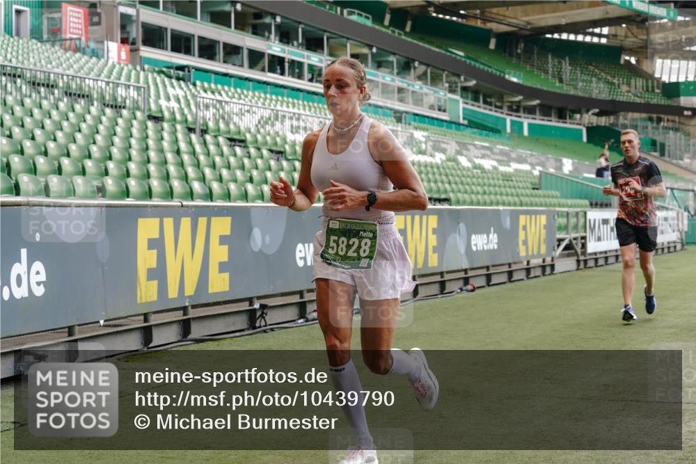 13.09.2026 - 21. swb-Marathon Bremen Michael Burmester http://msf.ph/oto/10439790 13.09.2026 12:41:54 Laufen im Stadion 126, 371, 439, 603, 640, 650, 671, 735, 744, 912, 957, 1009, 1136, 1336, 1381, 1411, 1571, 1614, 1619, 1667, 1712, 1797, 1822, 1850, 1860, 1862, 1930, 2094, 2207, 2986, 3368, 3624, 4399, 4795, 4847, 4936, 5672, 5828, 6198, 6201, 6264, 6929, 6991, 7141, 8065, 8311, 8383, 8394, 9065, 9120, 9329, 277, 346, 466, 658, 895, 901, 1090, 1118, 1248, 1320, 1323, 1472, 1576, 1587, 1604, 1717, 1751, 1754, 1758, 1911, 2141, 2352, 2585, 2670, 3080, 3606, 5160, 5163, 5912 meine-sportfotos.de