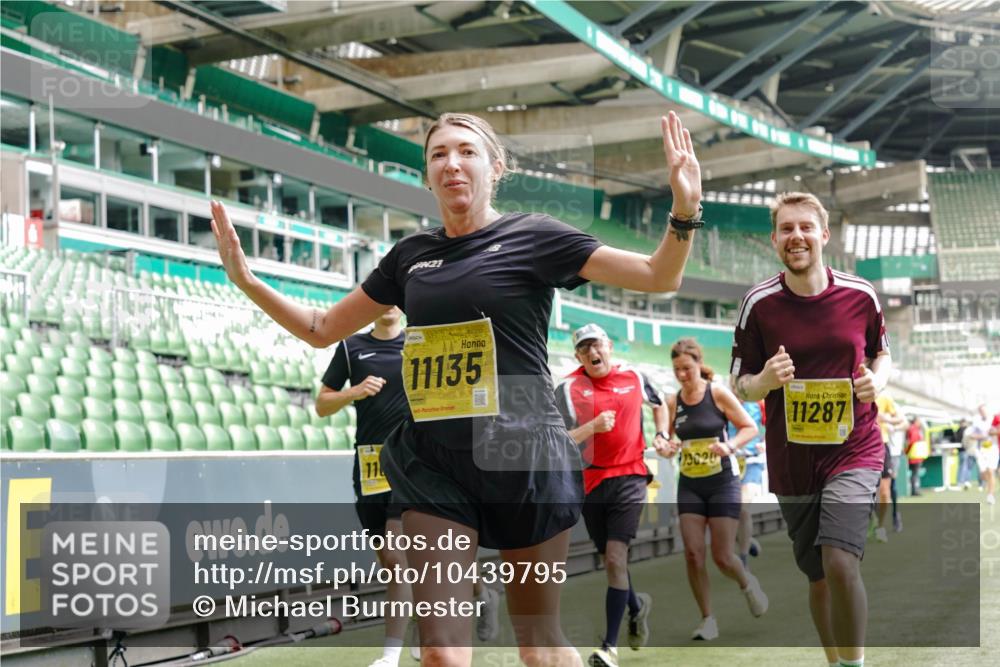 13.09.2026 - 21. swb-Marathon Bremen Michael Burmester http://msf.ph/oto/10439795 13.09.2026 10:27:22 Laufen im Stadion 10096, 10142, 10172, 10189, 10210, 10214, 10223, 10228, 10231, 10269, 10289, 10293, 10310, 10318, 10319, 10329, 10352, 10393, 10398, 10436, 10445, 10447, 10454, 10464, 10489, 10504, 10508, 10514, 10536, 10541, 10566, 10583, 10594, 10628, 10638, 10735, 10744, 10806, 10807, 10814, 10846, 10860, 10866, 10873, 10897, 10898, 10917, 10956, 10987, 10992, 11015, 11060, 11063, 11076, 11110, 11111, 11130, 11135, 11148, 11155, 11187, 11193, 11199, 11209, 11232, 11279 meine-sportfotos.de