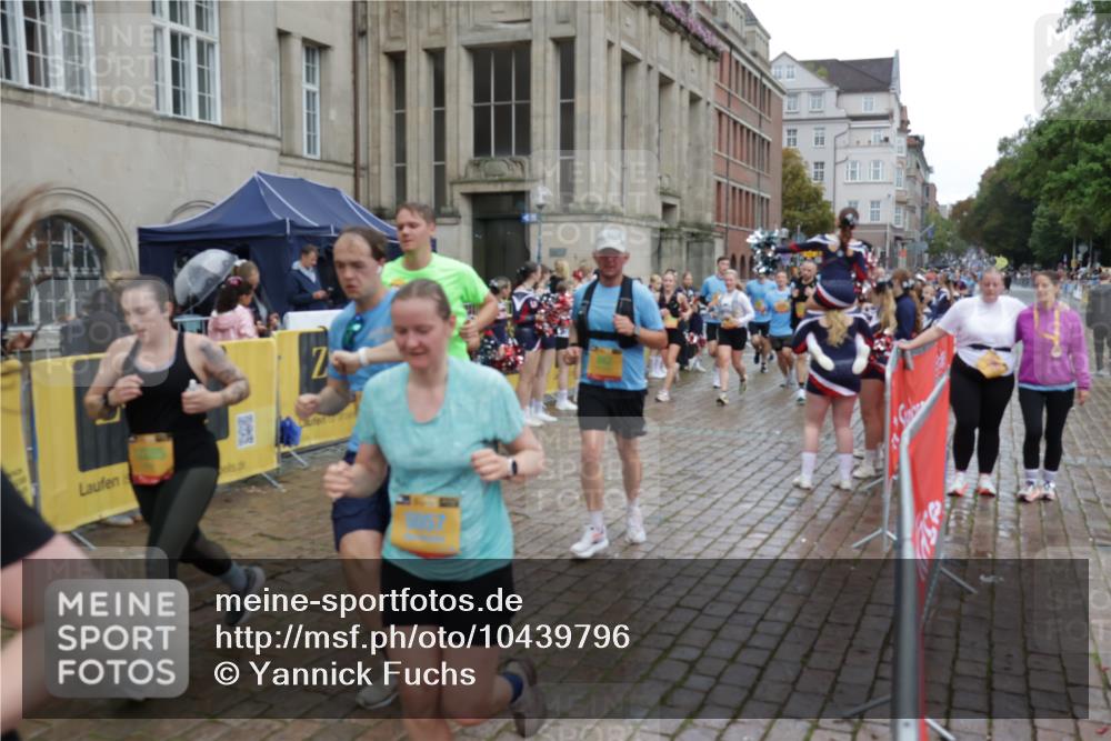 13.09.2026 - Kiel Lauf Yannick Fuchs http://msf.ph/oto/10439796 13.09.2026 11:51:13 Ziel 2063 meine-sportfotos.de