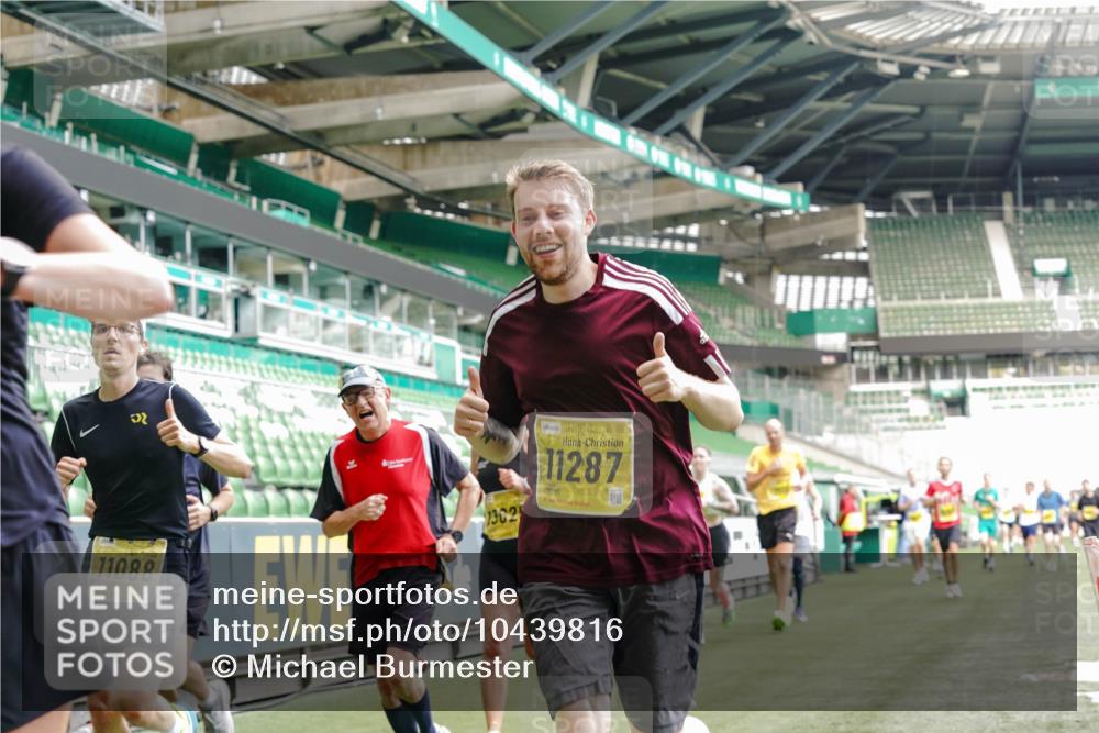 13.09.2026 - 21. swb-Marathon Bremen Michael Burmester http://msf.ph/oto/10439816 13.09.2026 10:27:22 Laufen im Stadion 10096, 10142, 10172, 10189, 10210, 10214, 10223, 10228, 10231, 10269, 10289, 10293, 10310, 10318, 10319, 10329, 10352, 10393, 10398, 10436, 10445, 10447, 10454, 10464, 10489, 10504, 10508, 10514, 10536, 10541, 10566, 10583, 10594, 10628, 10638, 10735, 10744, 10806, 10807, 10814, 10846, 10860, 10866, 10873, 10897, 10898, 10917, 10956, 10987, 10992, 11015, 11060, 11063, 11076, 11110, 11111, 11130, 11135, 11148, 11155, 11187, 11193, 11199, 11209, 11232, 11279 meine-sportfotos.de